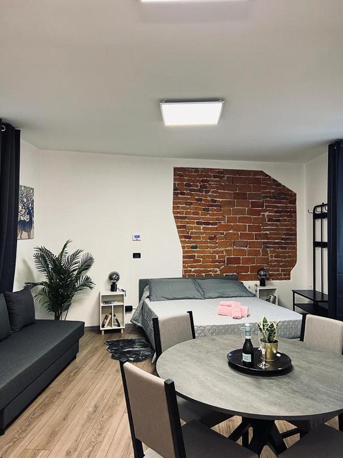 Regis B&B Appartamenti Centro Storico Кивасо Екстериор снимка