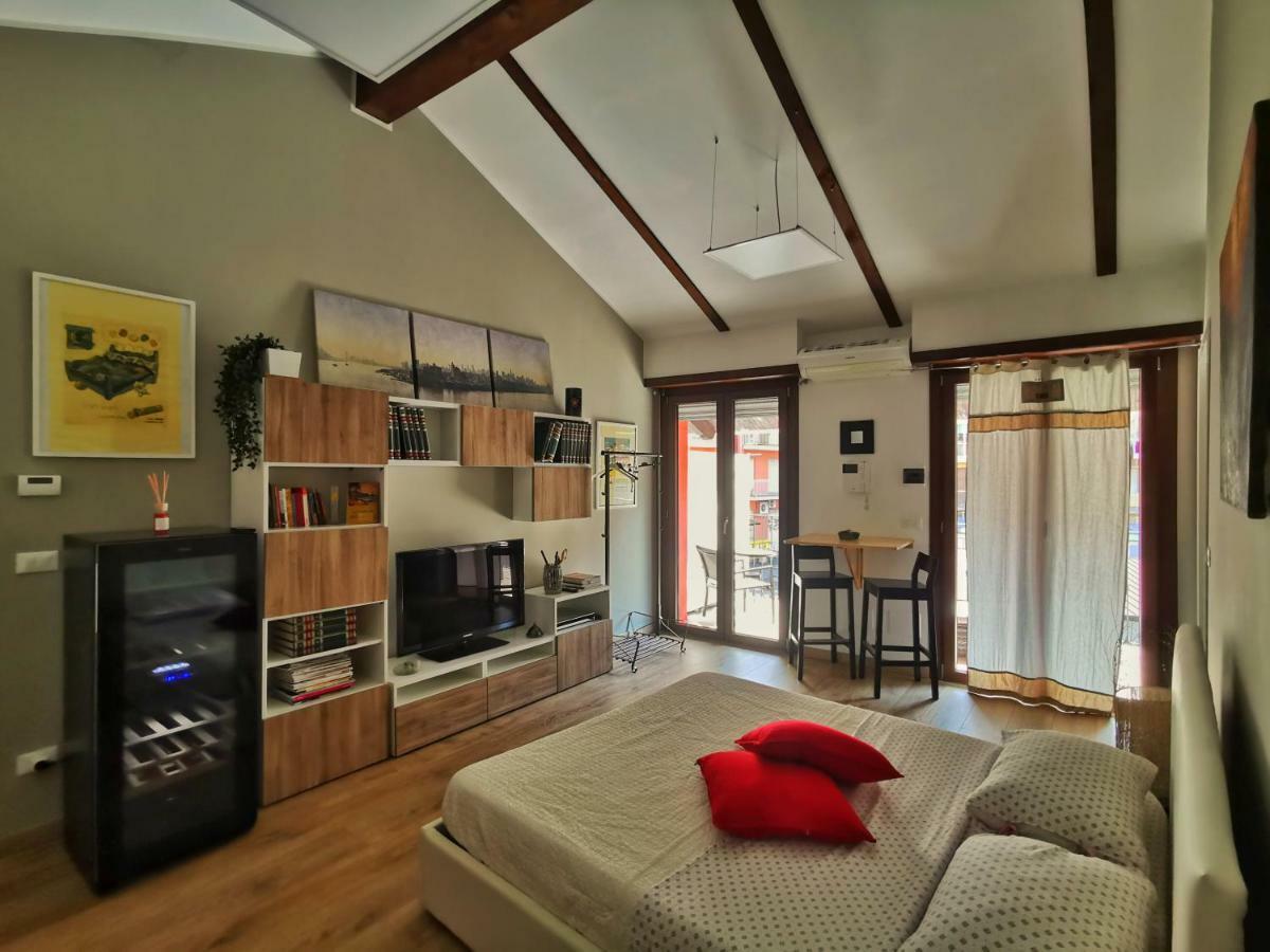 Regis B&B Appartamenti Centro Storico Кивасо Екстериор снимка