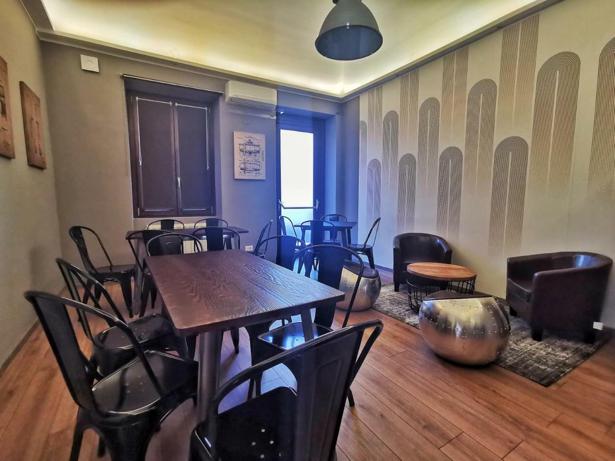 Regis B&B Appartamenti Centro Storico Кивасо Екстериор снимка