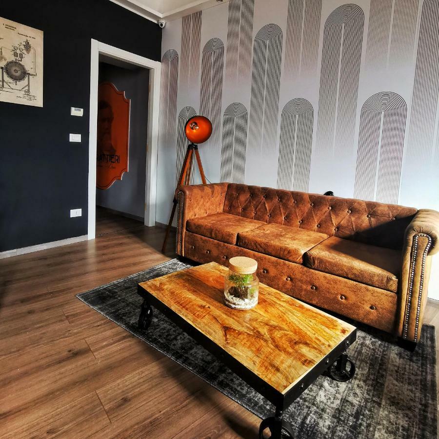 Regis B&B Appartamenti Centro Storico Кивасо Екстериор снимка