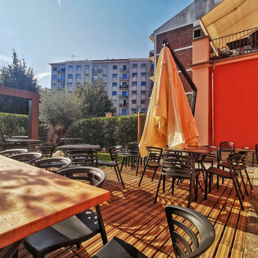 Regis B&B Appartamenti Centro Storico Кивасо Екстериор снимка